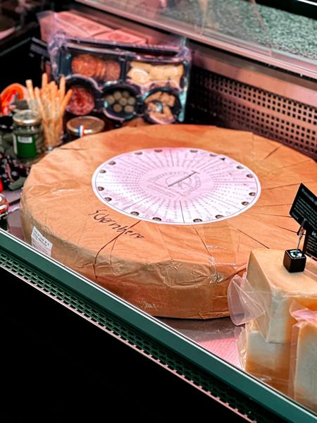 Ost Comté lagret i 40 mnd hos Schønberg